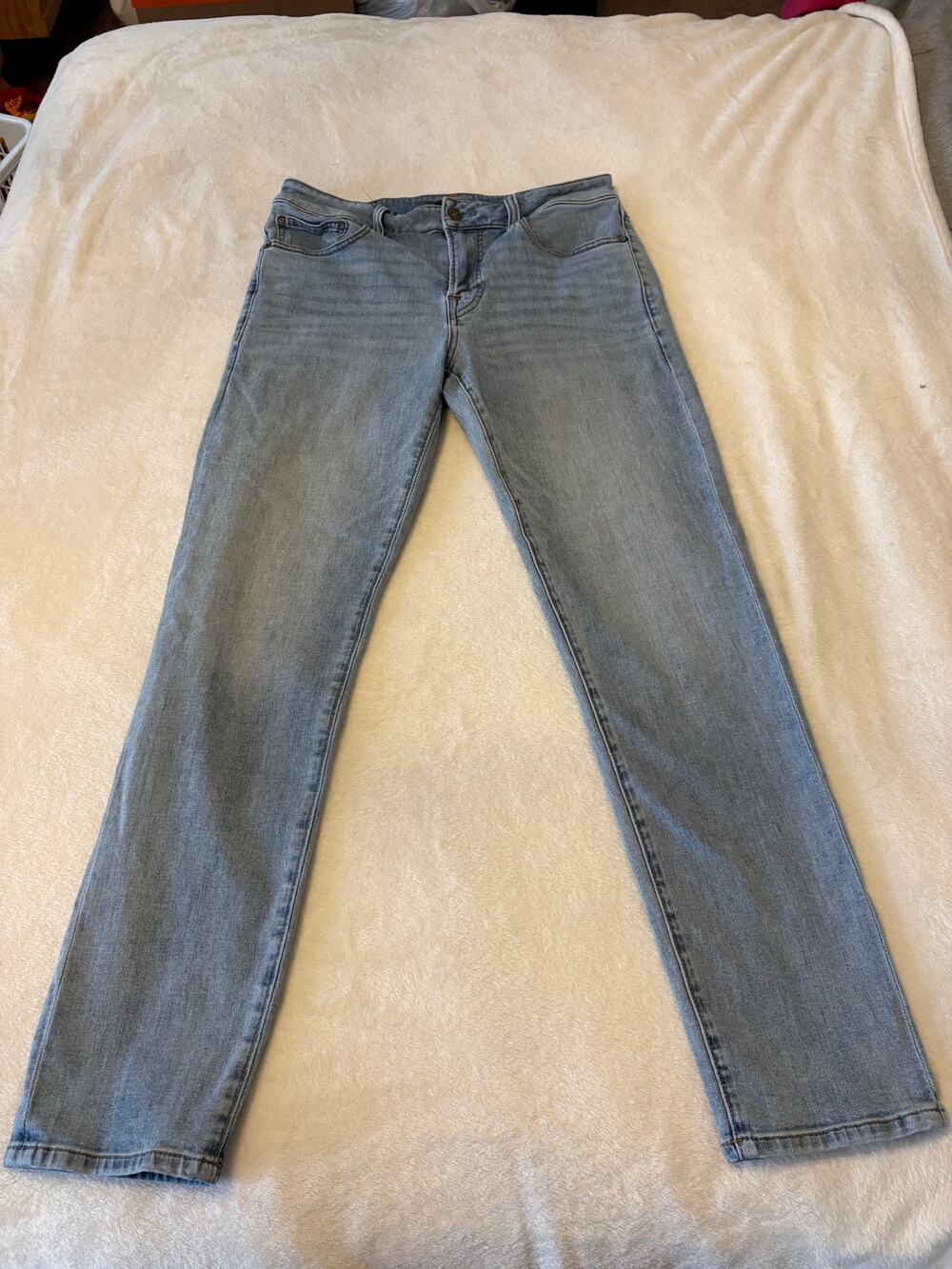 Express mens jeans 30x32. Stretch athletic slim.